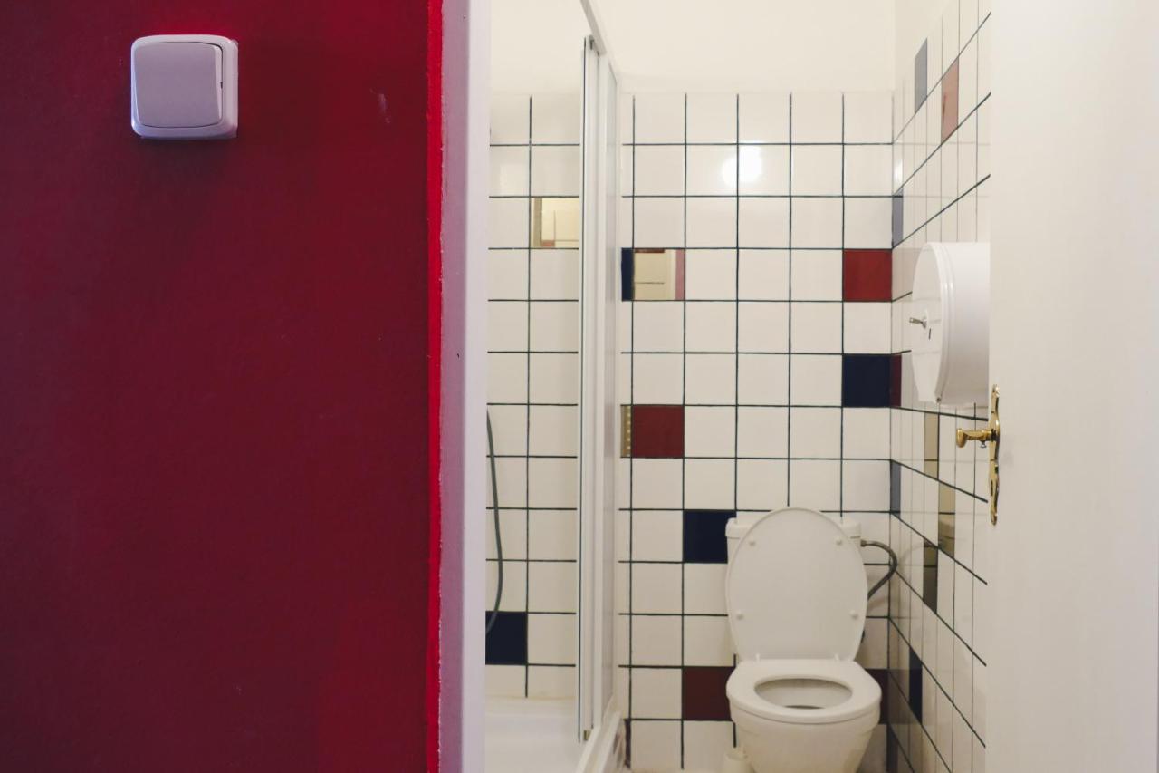 Clown And Bard Hostel Πράγα Εξωτερικό φωτογραφία
