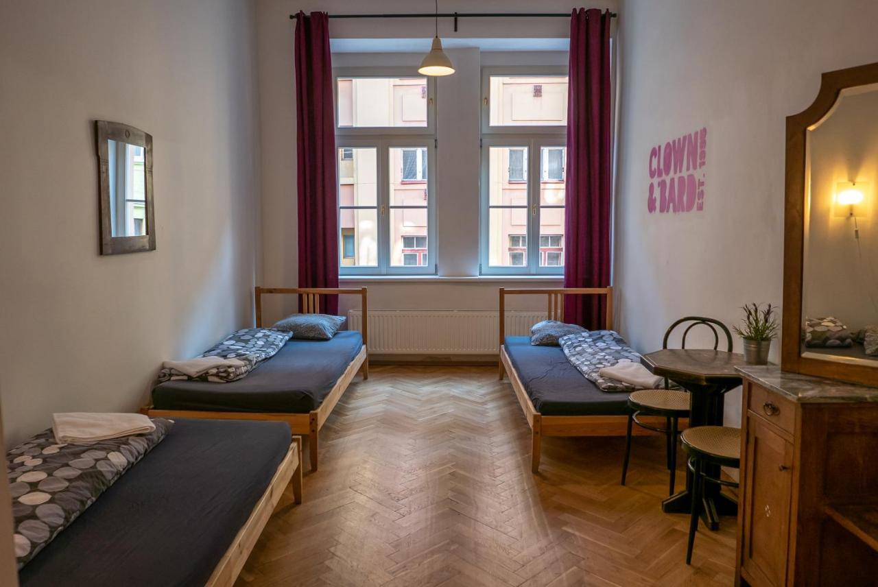 Clown And Bard Hostel Πράγα Εξωτερικό φωτογραφία