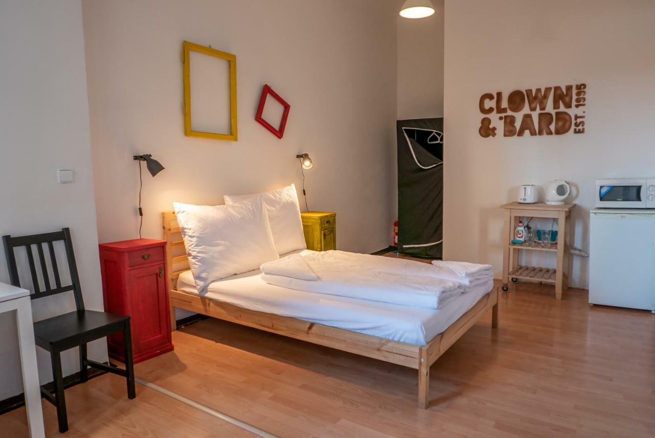 Clown And Bard Hostel Πράγα Εξωτερικό φωτογραφία